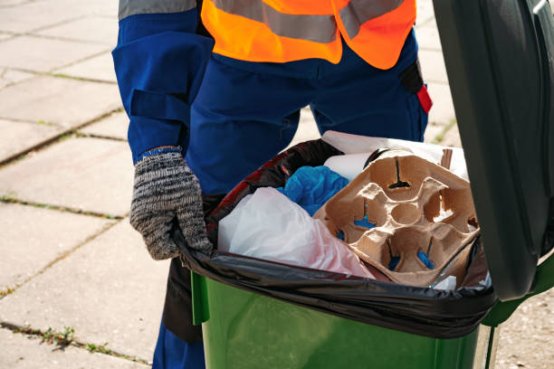 Best Garage Cleanout  in Freeland, MI